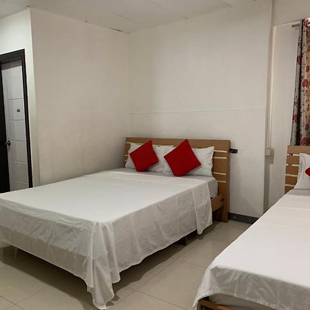 Lucky Hotel Манила Екстериор снимка