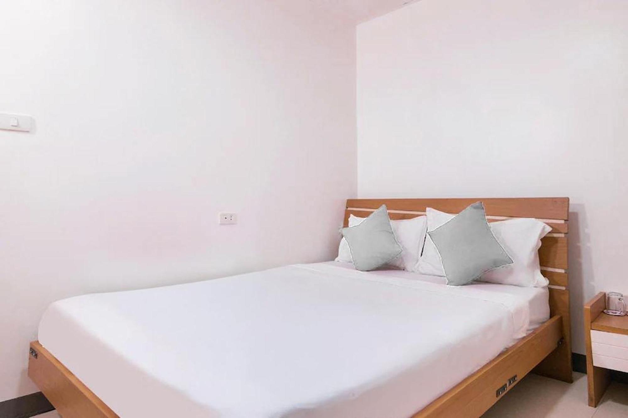 Lucky Hotel Манила Екстериор снимка